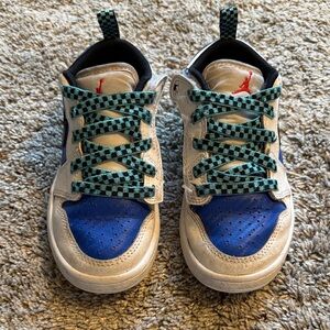 Kids Jordan 1 low
